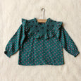 Blouse and its large Provençal print collar