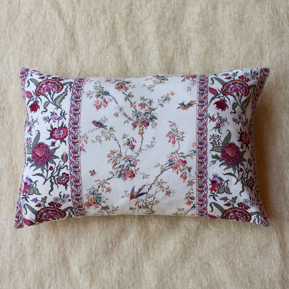 Cushion cover of the birds and flowers of Provence