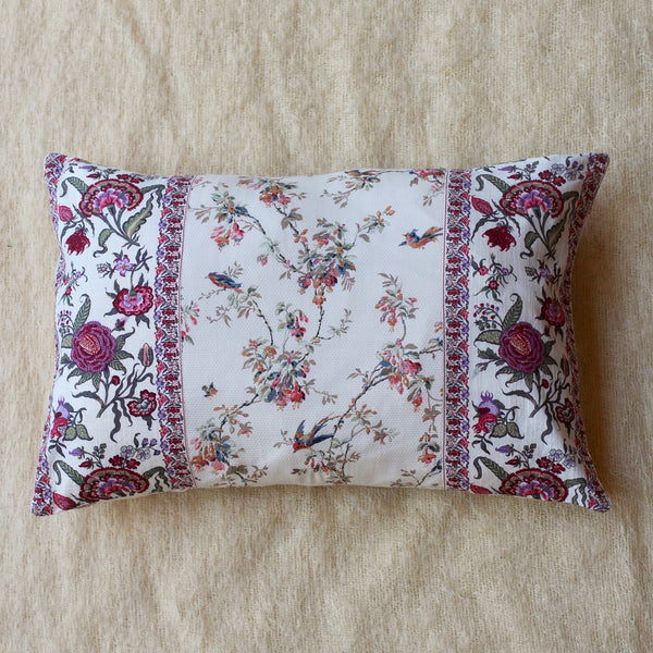 Cushion cover of the birds and flowers of Provence